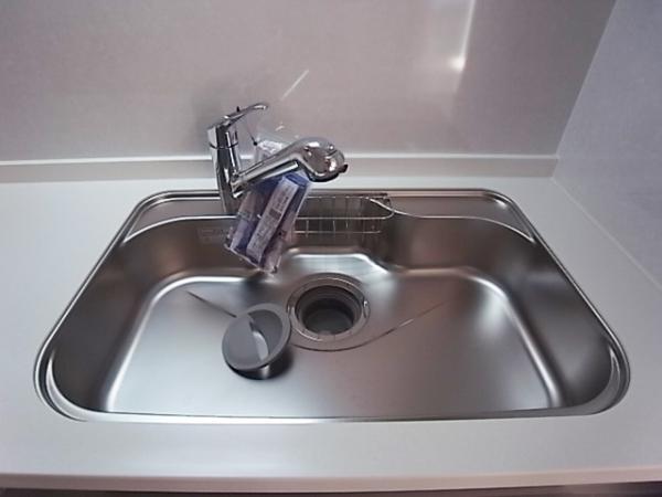 Other Equipment. Washing a breeze in the spacious sink