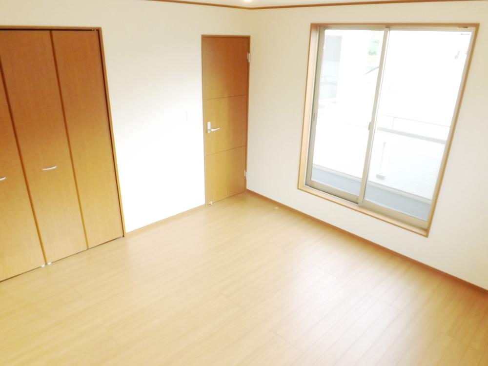 Non-living room. Local photos (Western-style)