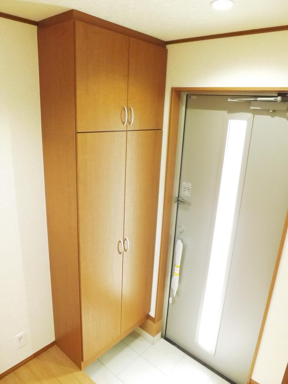 Entrance. Local photos (entrance)