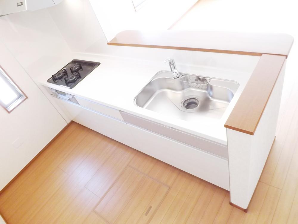 Same specifications photo (kitchen). Same specifications photo (kitchen) Slide storage! Water purifier with shower!