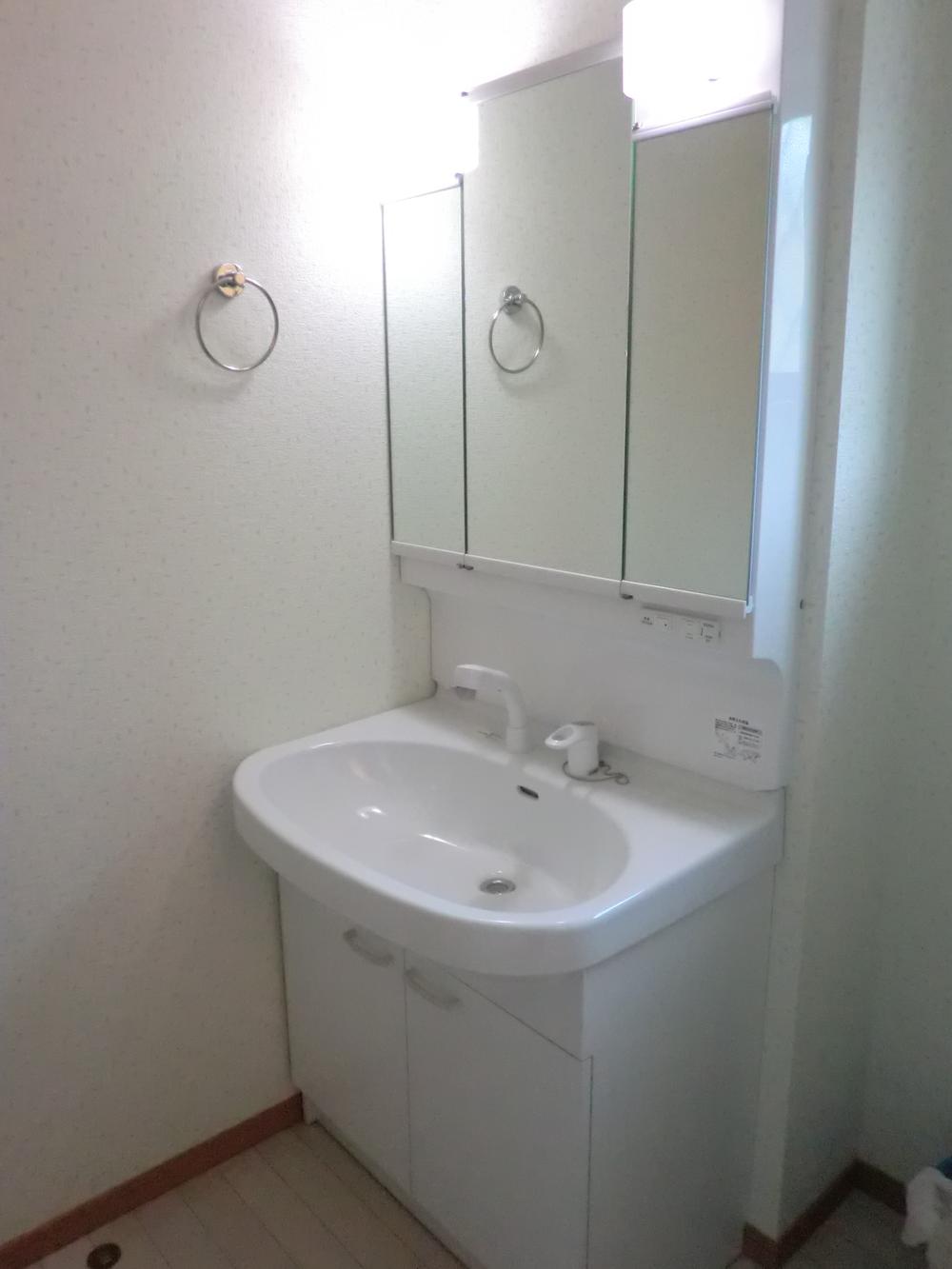 Other Equipment. With hand shower! Cleansing also shampoo happy!