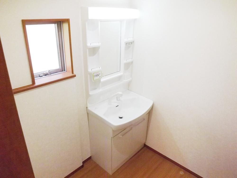 Other Equipment. With hand shower! Cleansing also shampoo happy!