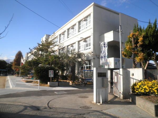 Other. It is safe distance for children in the 6-minute walk from the Keimyung elementary school