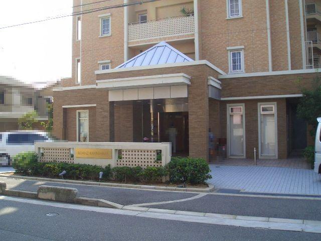 Entrance. Common areas
