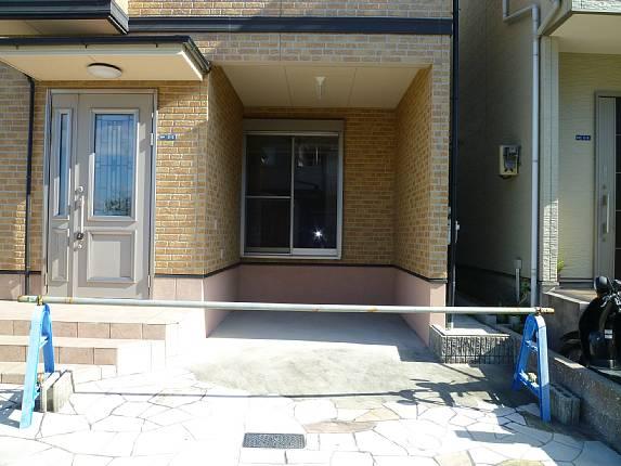 Local appearance photo. With garage! !