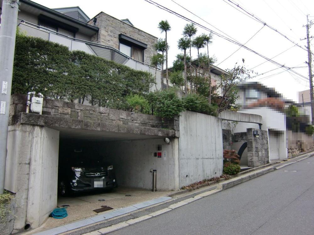 Local appearance photo