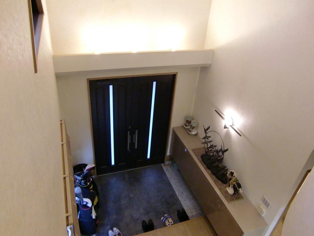 Entrance. This Kaifu specific entrance atrium