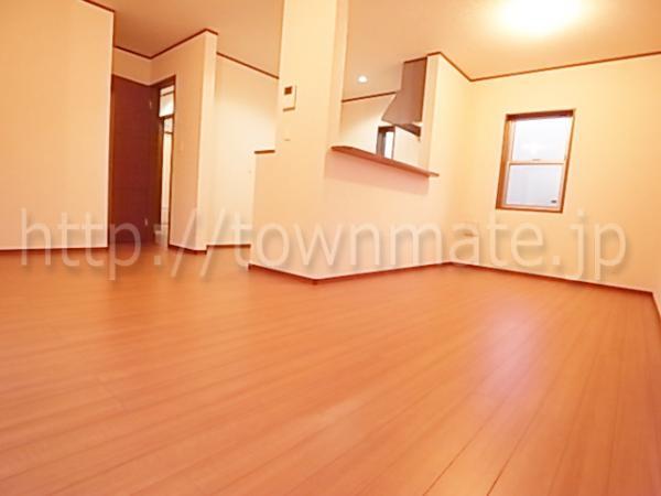 Living. Clear of living 15 quires more