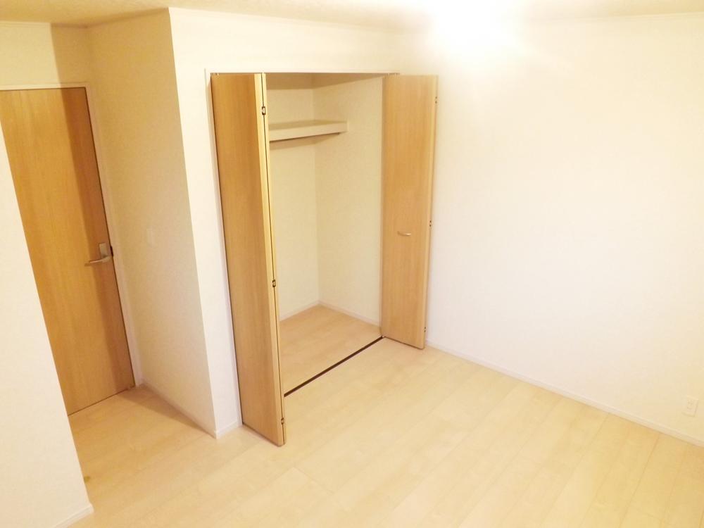 Non-living room. Local photos (Western-style)