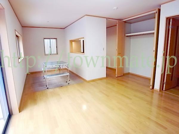 Same specifications photos (living). A bright room living 16 quires more