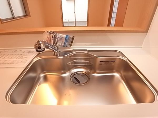 Other Equipment. Washing a breeze in the spacious sink