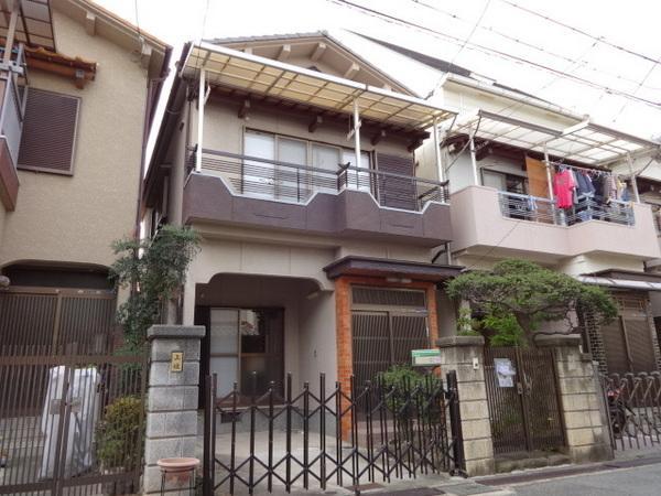Local appearance photo. Facing east, Good bright dwelling per yang