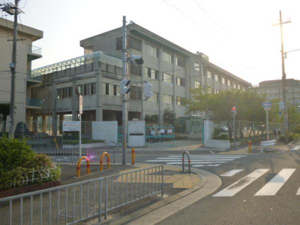 Junior high school. Nakakida 260m until junior high school