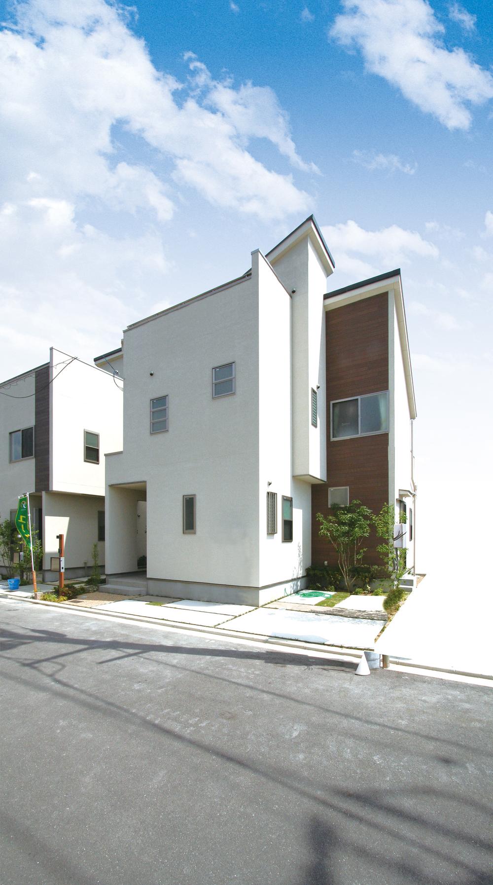 Local photos, including front road.  [Model house appearance] Another private space of only family.  Was standard equipped with a rooftop garden, Little luxury residence.  Model house, Now open!