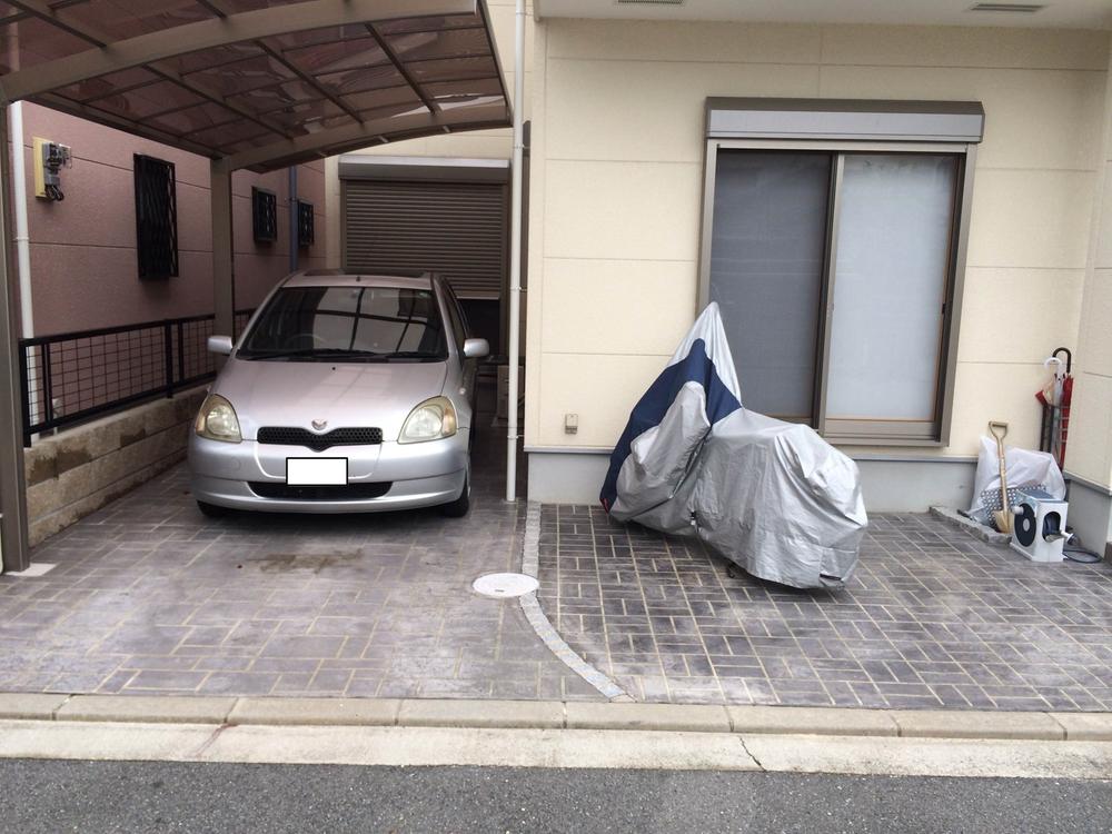 Local appearance photo. Parking is two can park ☆ 