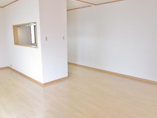 Same specifications photos (Other introspection). living Same type other properties