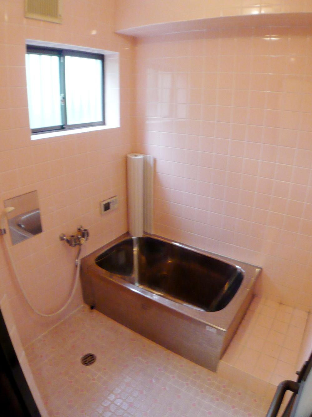 Bathroom. Bathing spacious