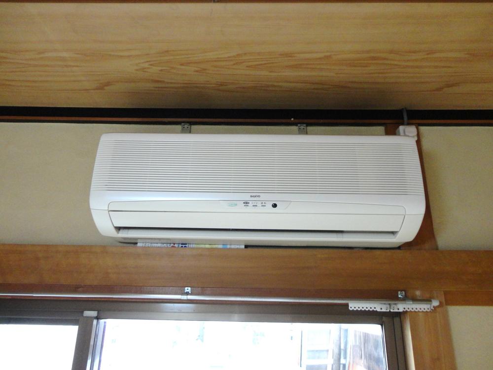 Other.  ◆  ◆ It comes with one air conditioning ◆  ◆ 