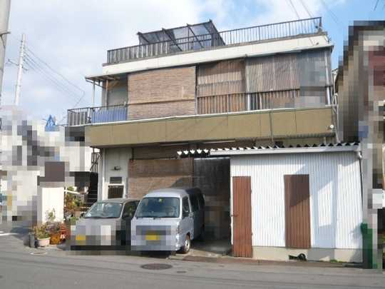 Local appearance photo. Exterior (1)