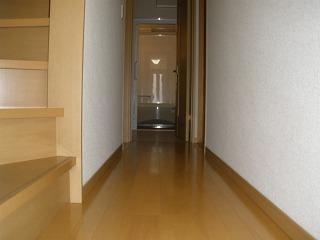 Entrance. It is the scenery in the vicinity of the entrance. 