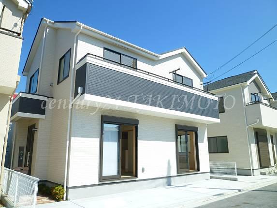 Local photos, including front road. Cityscape is also beautiful because it is the development subdivision of all 20 compartments.