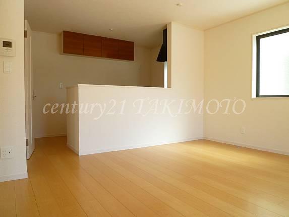 Living. The kitchen is a cafe-style open kitchen