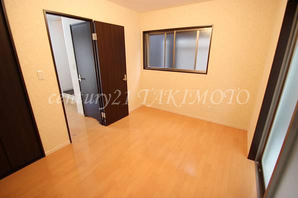 Non-living room. It is the first floor of the Western-style. It can also be used as a guest room! 