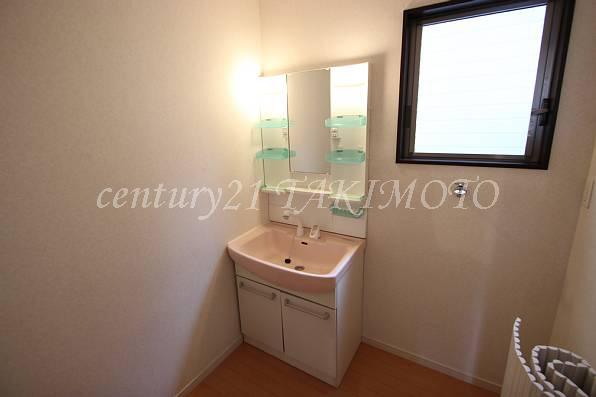 Wash basin, toilet. Convenient Shampoo dresser. 