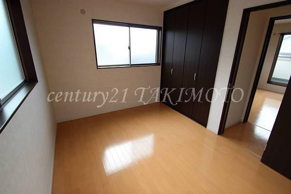 Non-living room. Each room accommodated in room clean also spacious! 