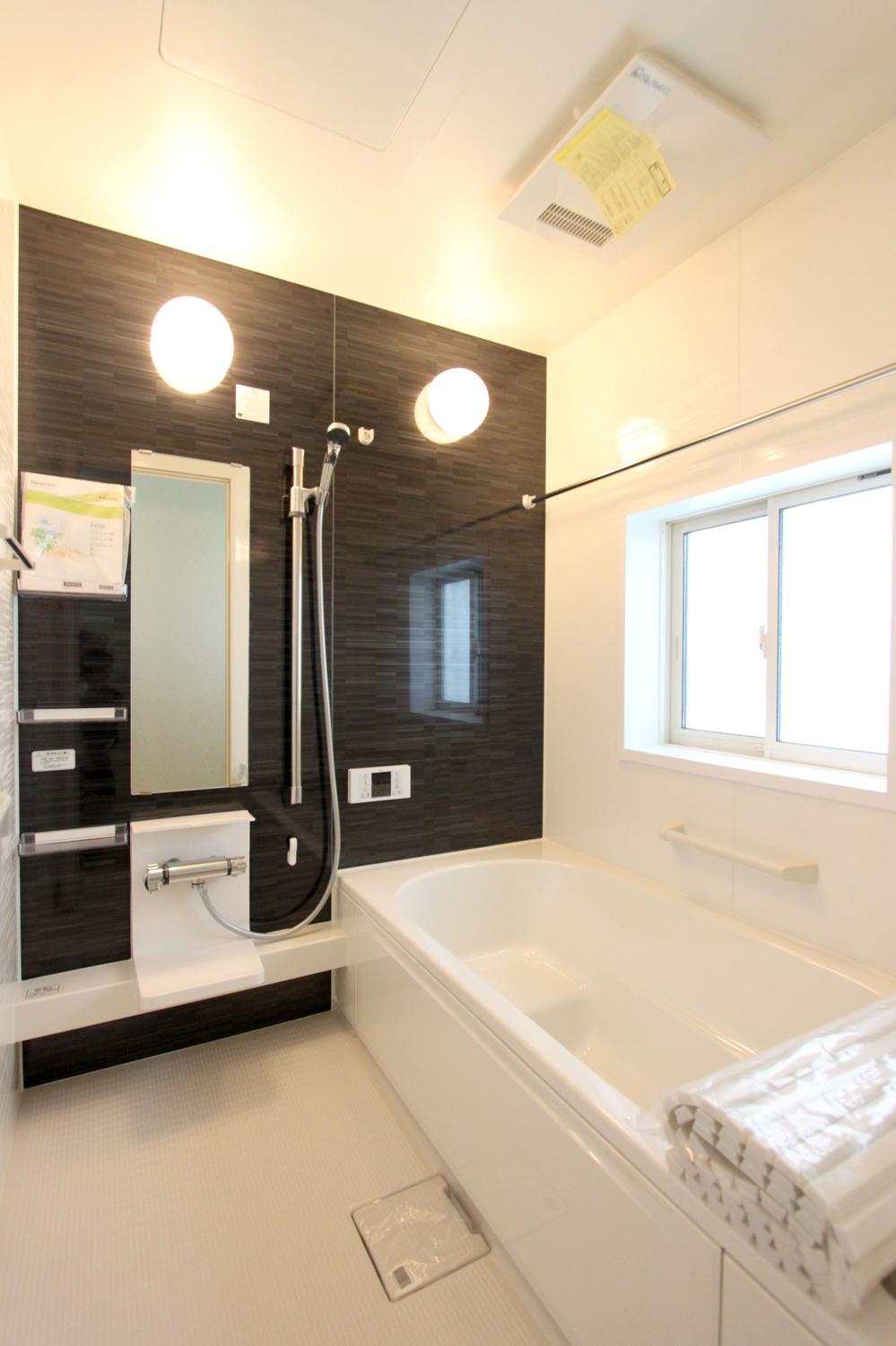 Same specifications photo (bathroom). ◆ Same specification bathroom