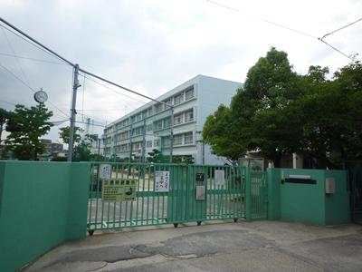 Junior high school. Neyagawa fifth junior high school