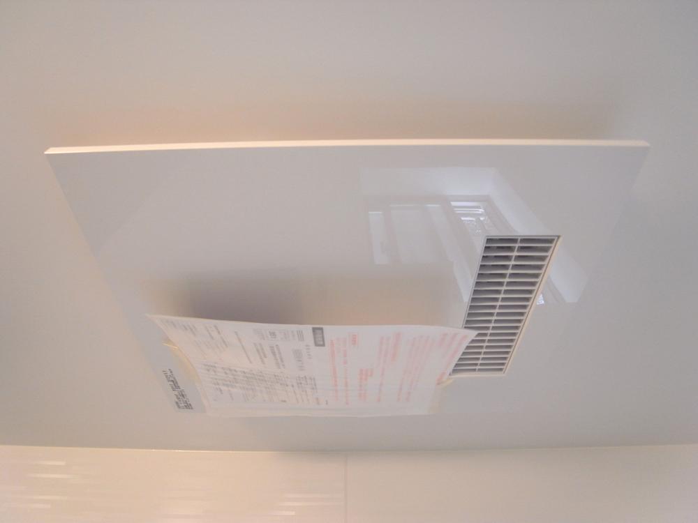 Cooling and heating ・ Air conditioning. Same specification bathroom heating dryer