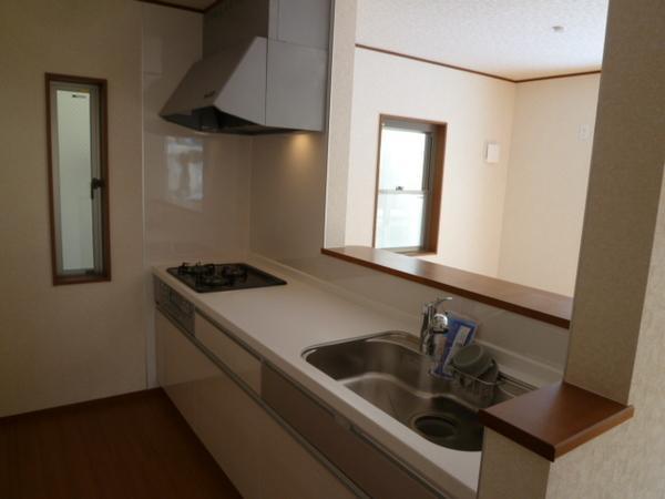 Kitchen. Functional face-to-face kitchen with under-floor storage + system Kitchen