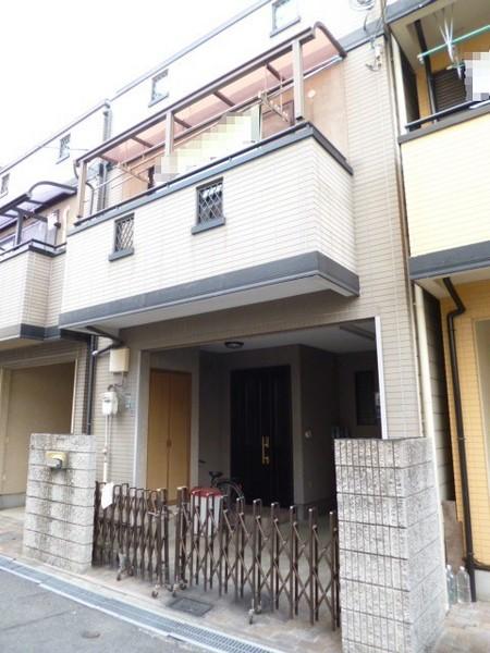 Local appearance photo.  ☆ February 1996 construction
