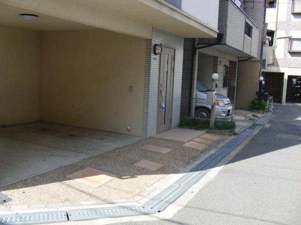 Other. Convenient parking space two Allowed