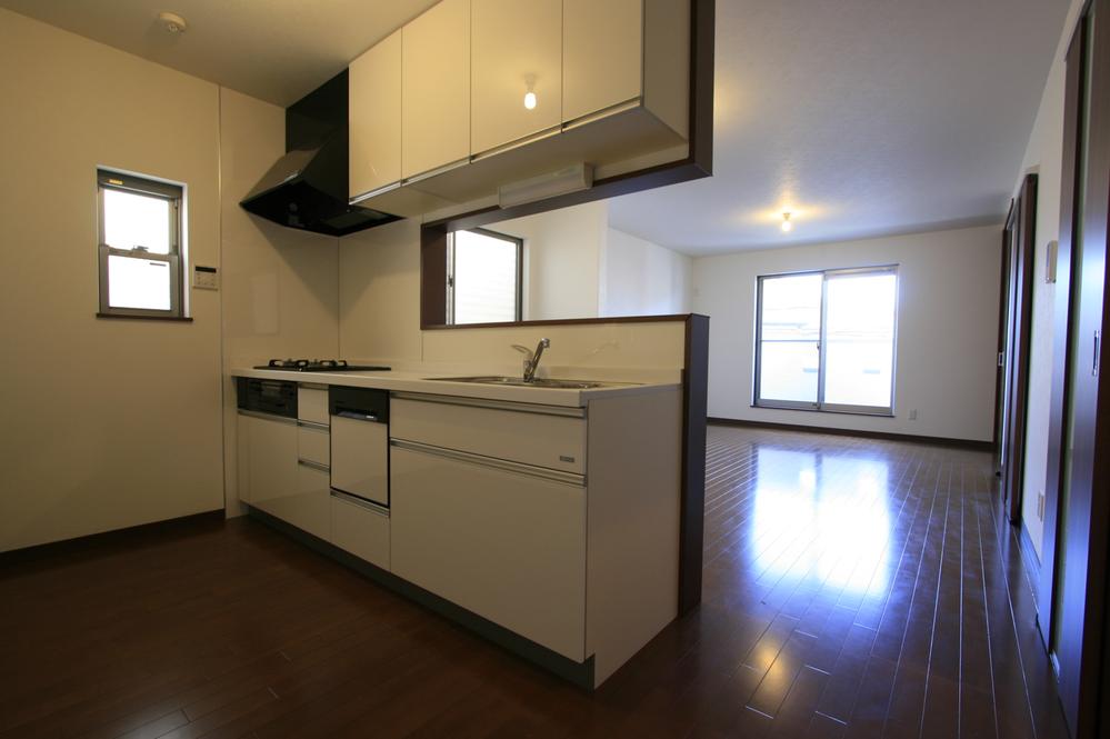 Same specifications photo (kitchen)