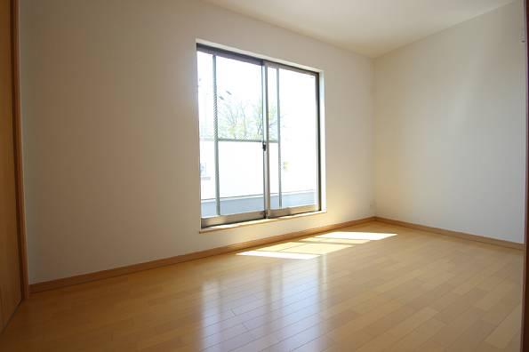 Non-living room. All room pair glass use! Thermal insulation, There is a sound insulation effect!