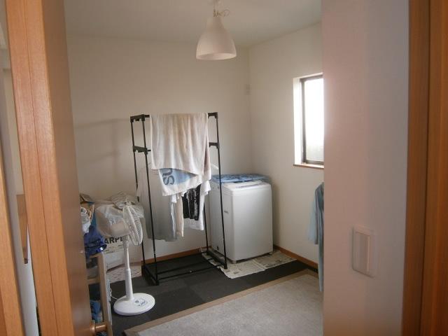 Non-living room. 1 Kaiyoshitsu 6 Pledge