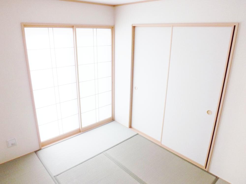 Non-living room. Local photos (Japanese-style)