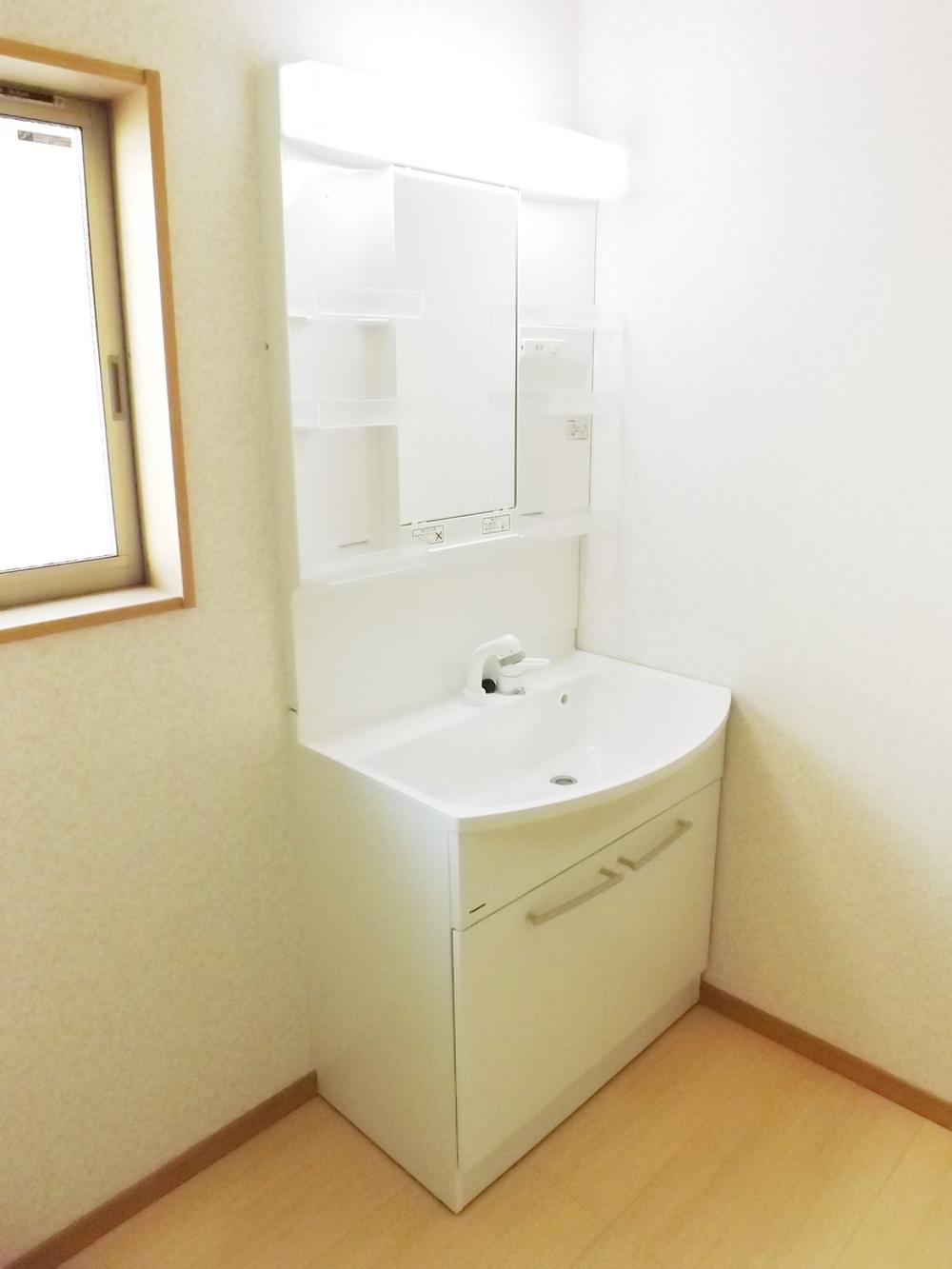 Other Equipment. With hand shower! Cleansing also shampoo happy!