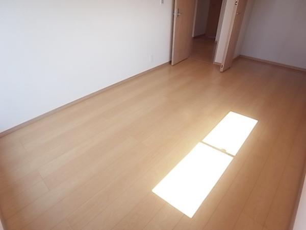 Same specifications photos (Other introspection). Same specifications Western-style