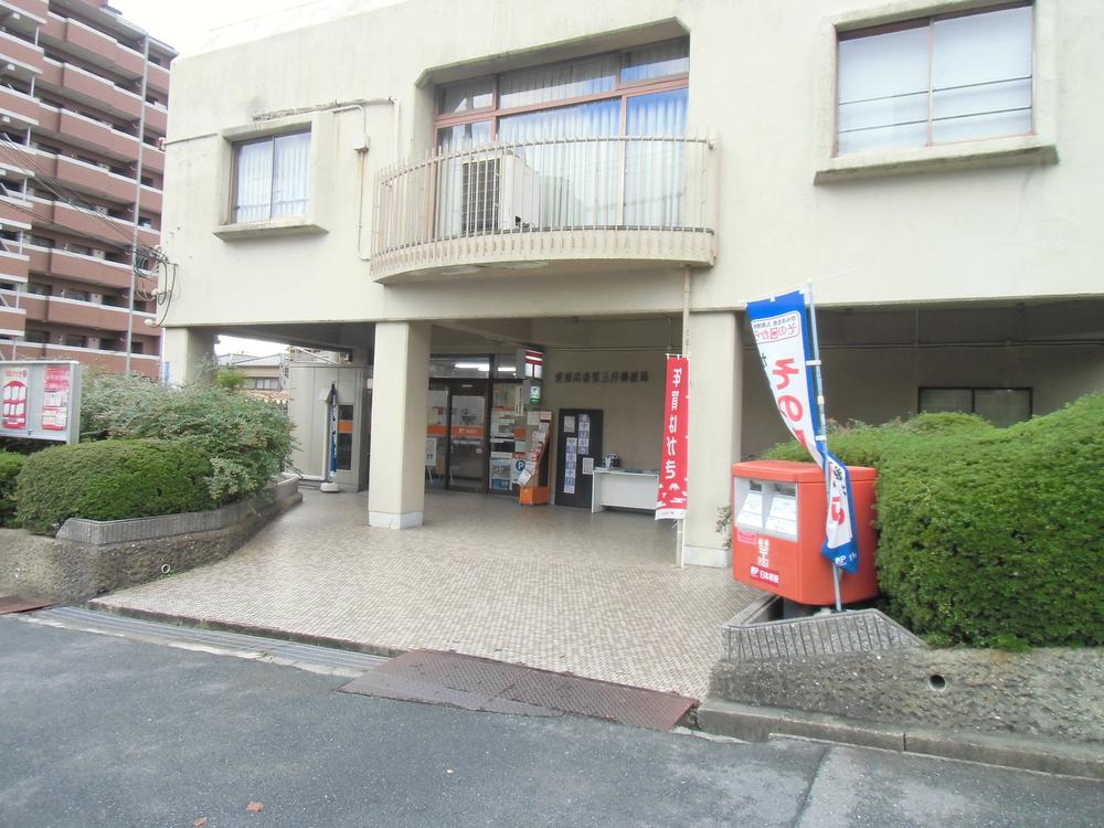 post office. Neyagawa Kaori 828m to Mitsui post office