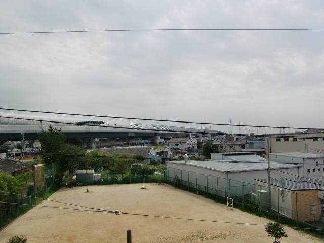 View photos from the dwelling unit. View from the site (December 2013) Shooting