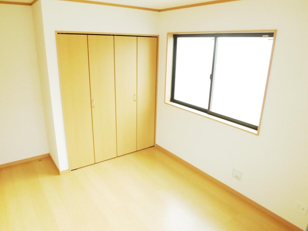 Non-living room. Local photos (Western-style)