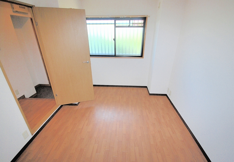 Other room space. Western style room