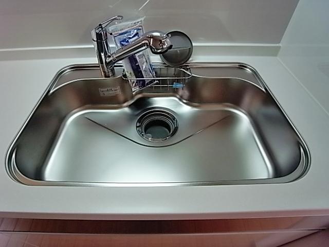 Other Equipment. Easy of washing in the spacious sink