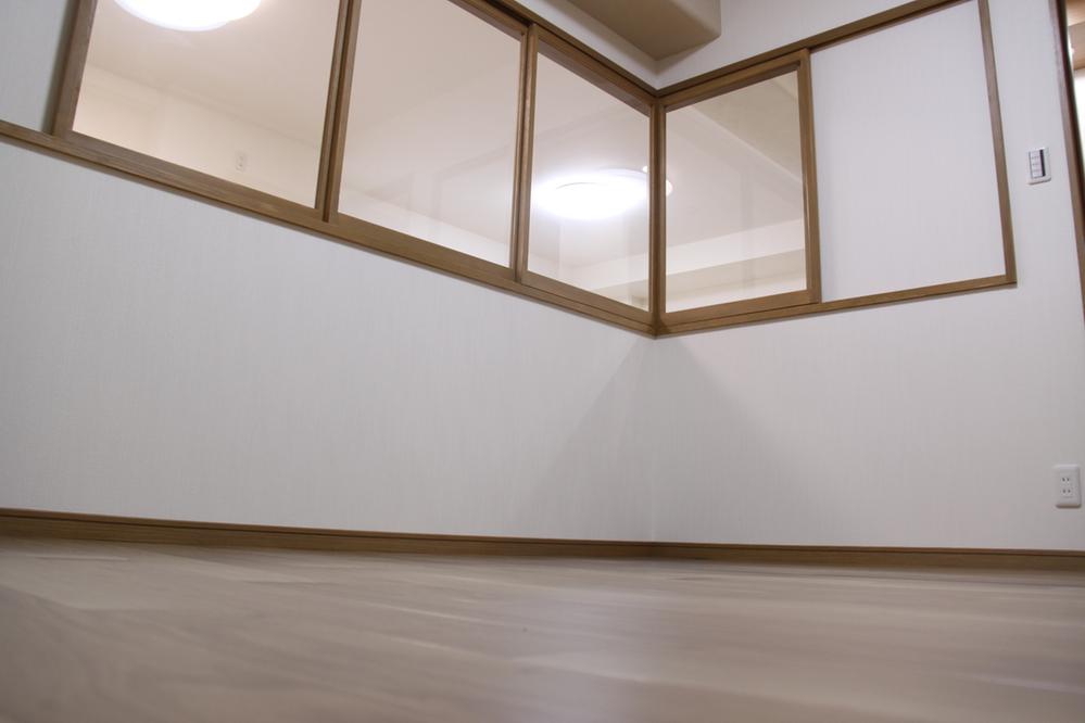 Non-living room. Koshimado is Western-style is bright and no feeling of pressure!