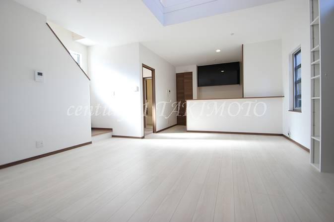 Building plan example (introspection photo). It is open in the open counter type of face-to-face kitchen.