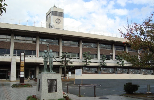 Government office. Neyagawa 1029m up to City Hall (government office)