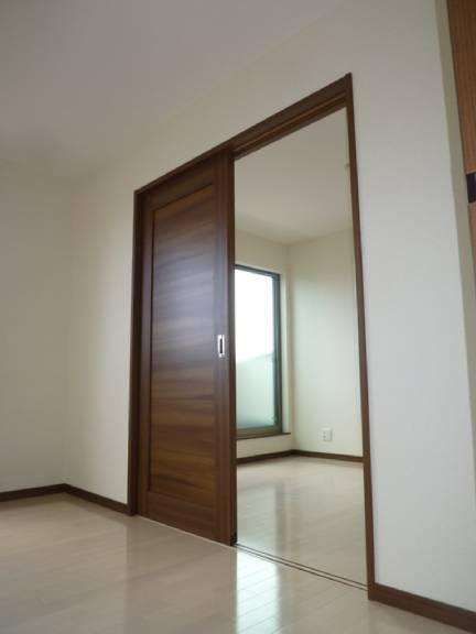 Living. Easy also the movement of the room because there is no difference in level.